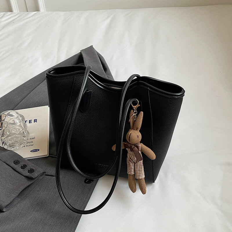 High-End Textured Retro Commuter Shoulder Bag In A Minimalist Style