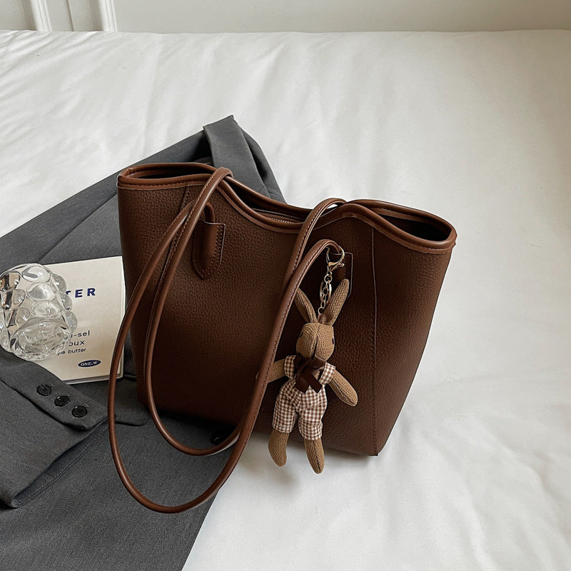 High-End Textured Retro Commuter Shoulder Bag In A Minimalist Style